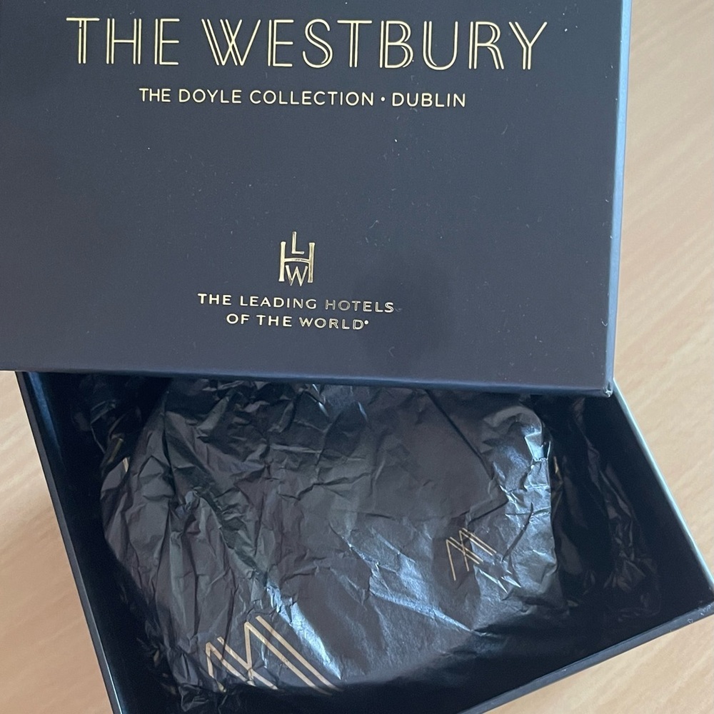 NIB Dublin Luxury Scented Limited Editon Candle - Picture 12 of 12